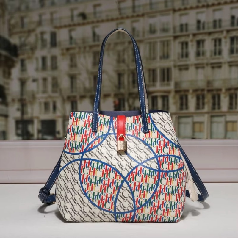 Elegant Women's Leather Crossb - огляд і ціна Luxury Bags Tote