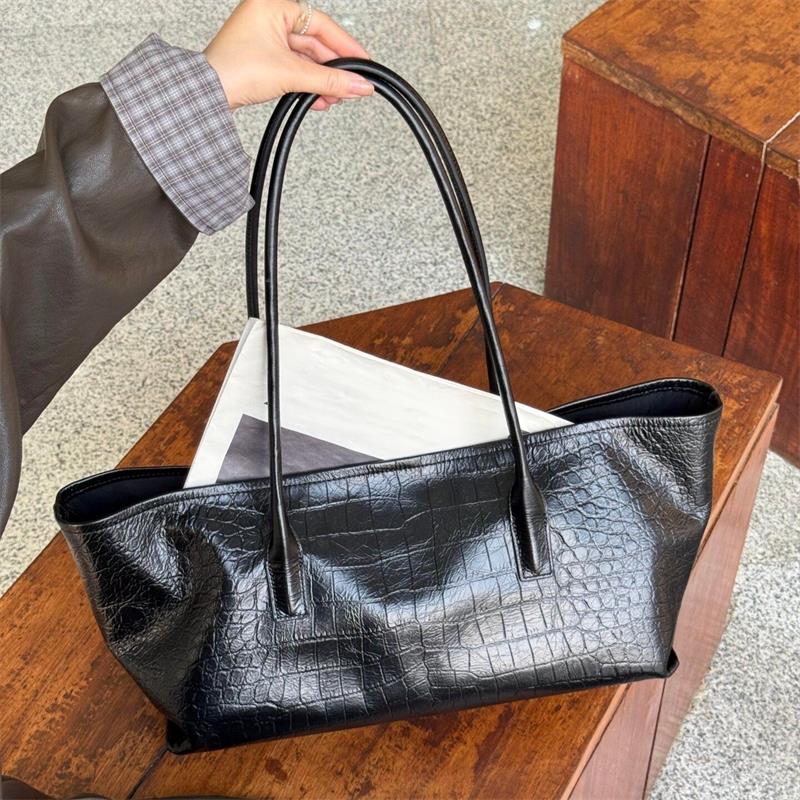 Retro Crocodile Embossed Handb - огляд і ціна Luxury Bags Tote