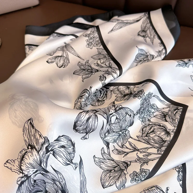 70*70cm Luxury Floral Print Si - огляд і ціна Luxury Bags China